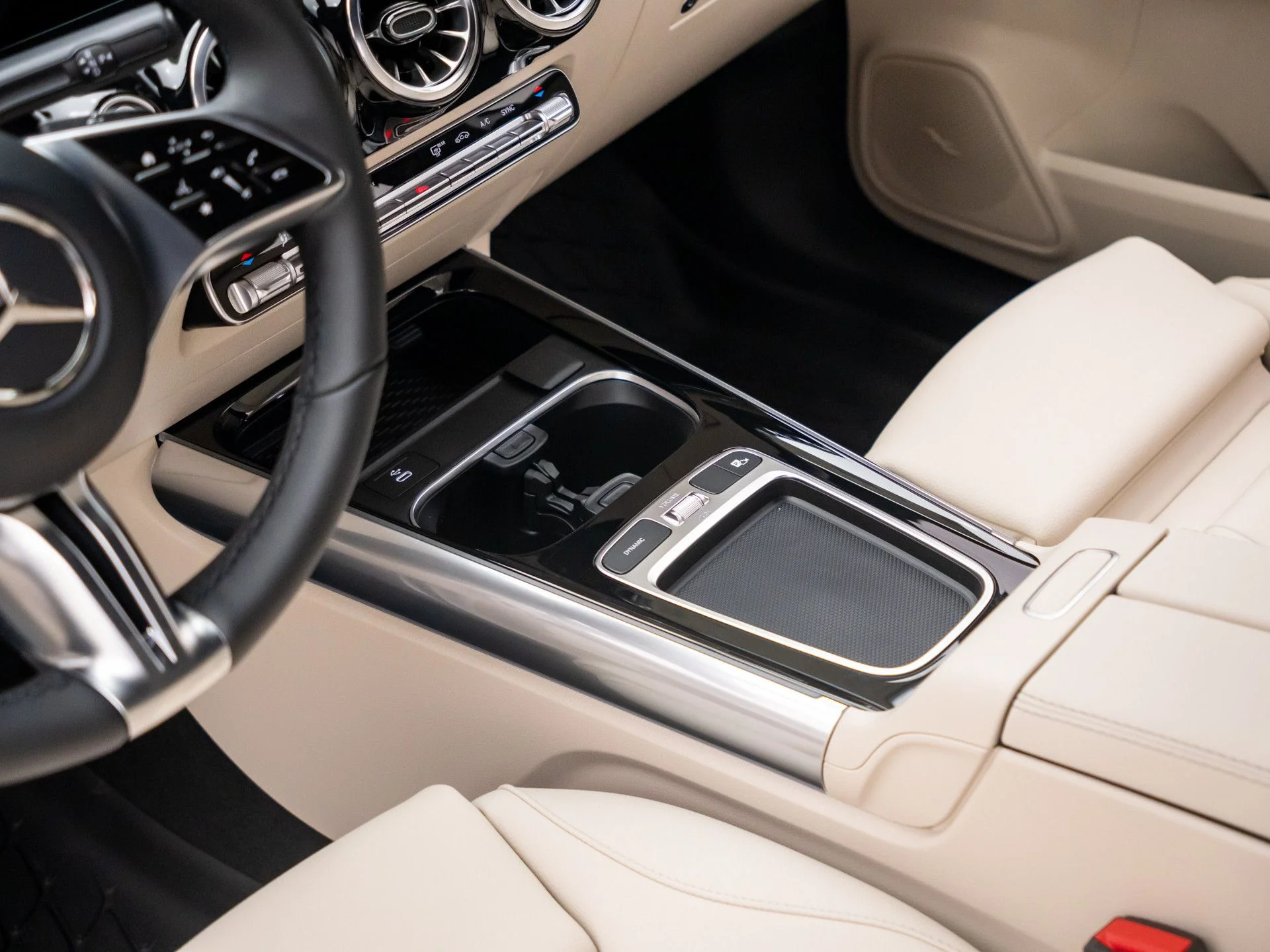 New 2026 White Mercedes-Benz GLA 250 image 12