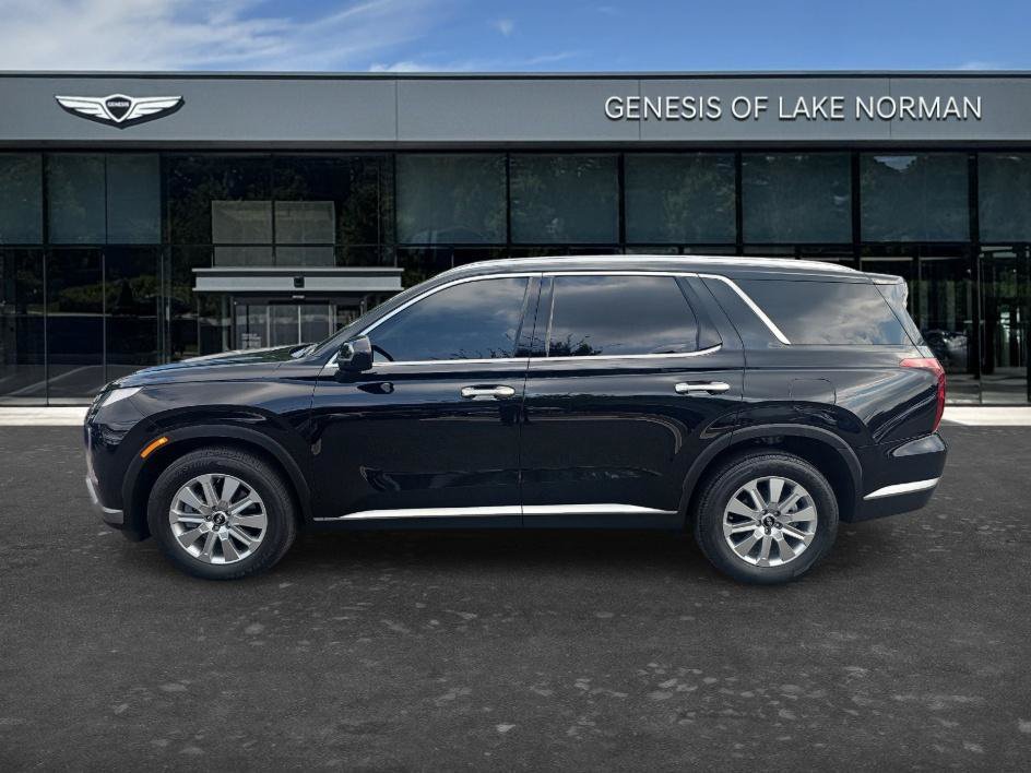 Used 2024 Abyss Black Pearl Hyundai SEL 7P image 7