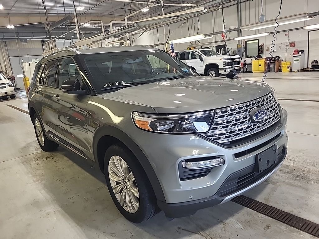 Used 2020 Green Ford Limited image 2
