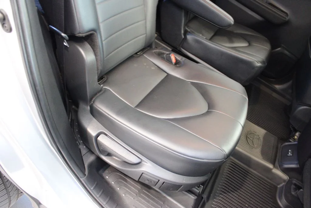 Used 2024 Silver Toyota XLE image 27