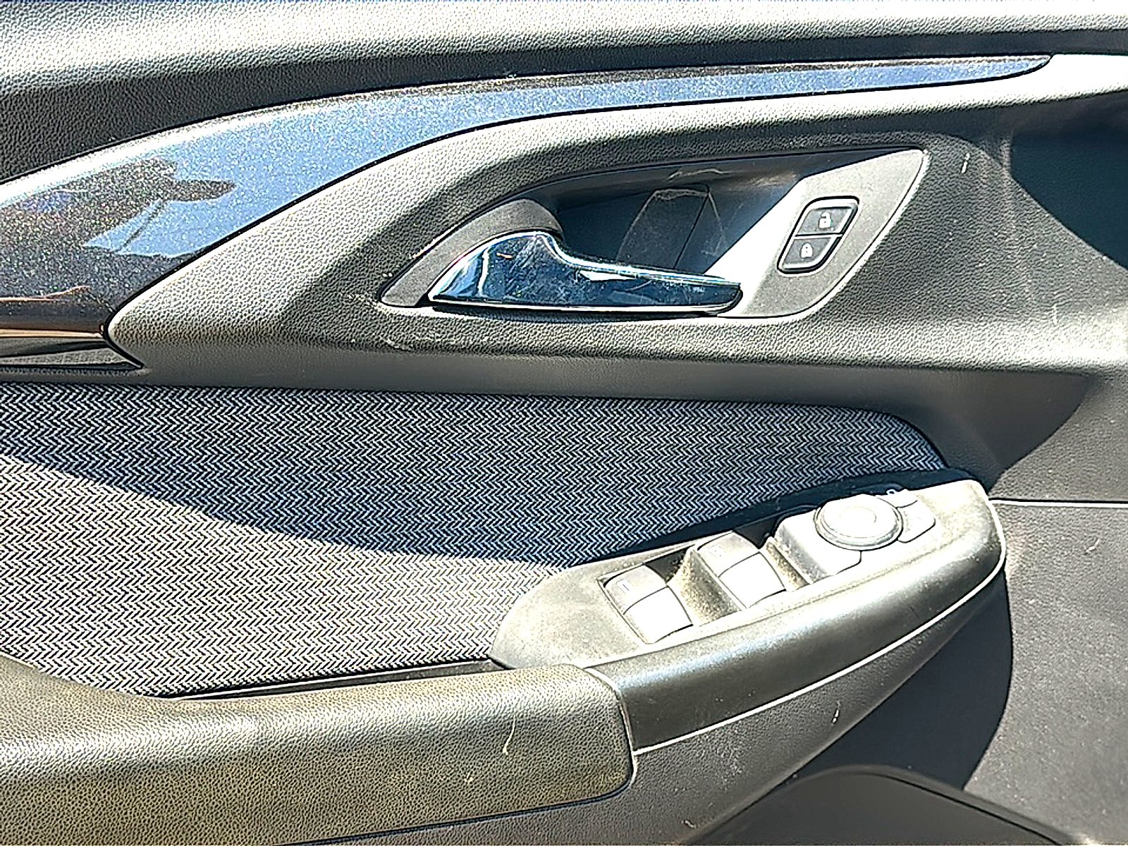 Used 2022 Mosaic Black Metallic Chevrolet FWD LT image 9