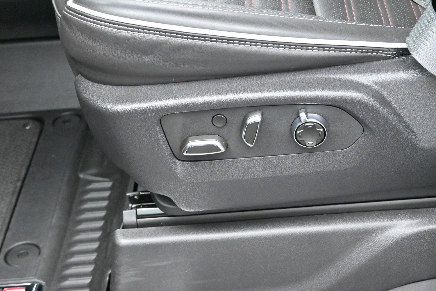 Used 2026 Titanium Rush Metallic GMC AT4X image 14