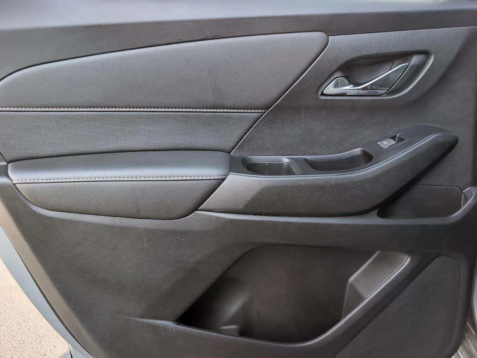 Used 2023 Sterling Gray Metallic Chevrolet Premier image 34