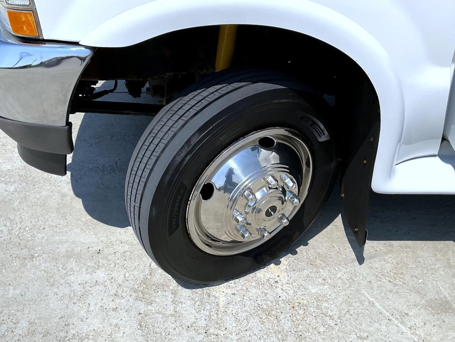 Used 2004 White Ford Lariat image 24