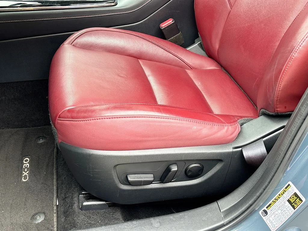 Certified Used 2025 Gray Metallic Mazda 2.5 S Carbon Edition image 19