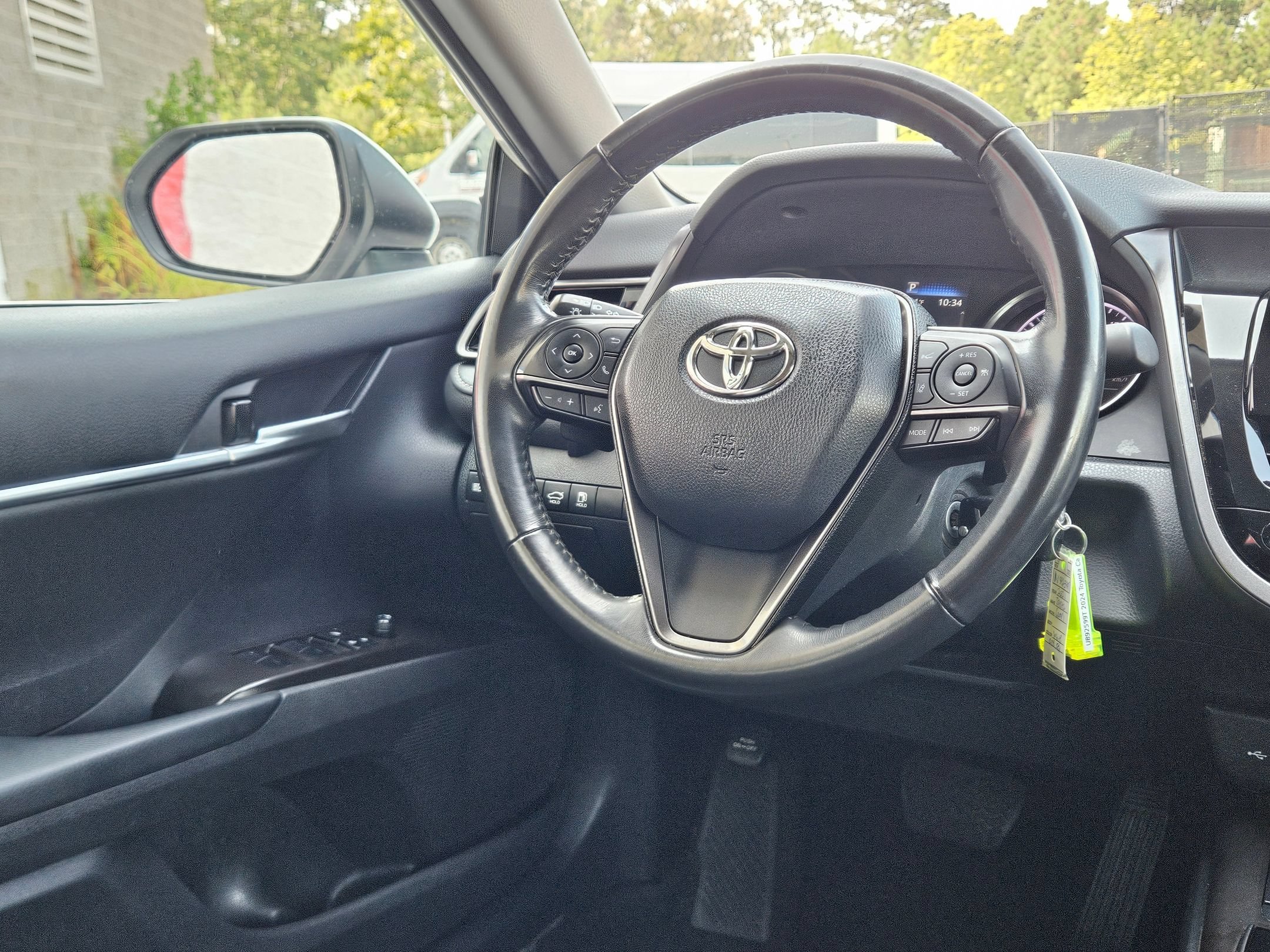 Used 2024 Ice Cap Toyota SE image 9