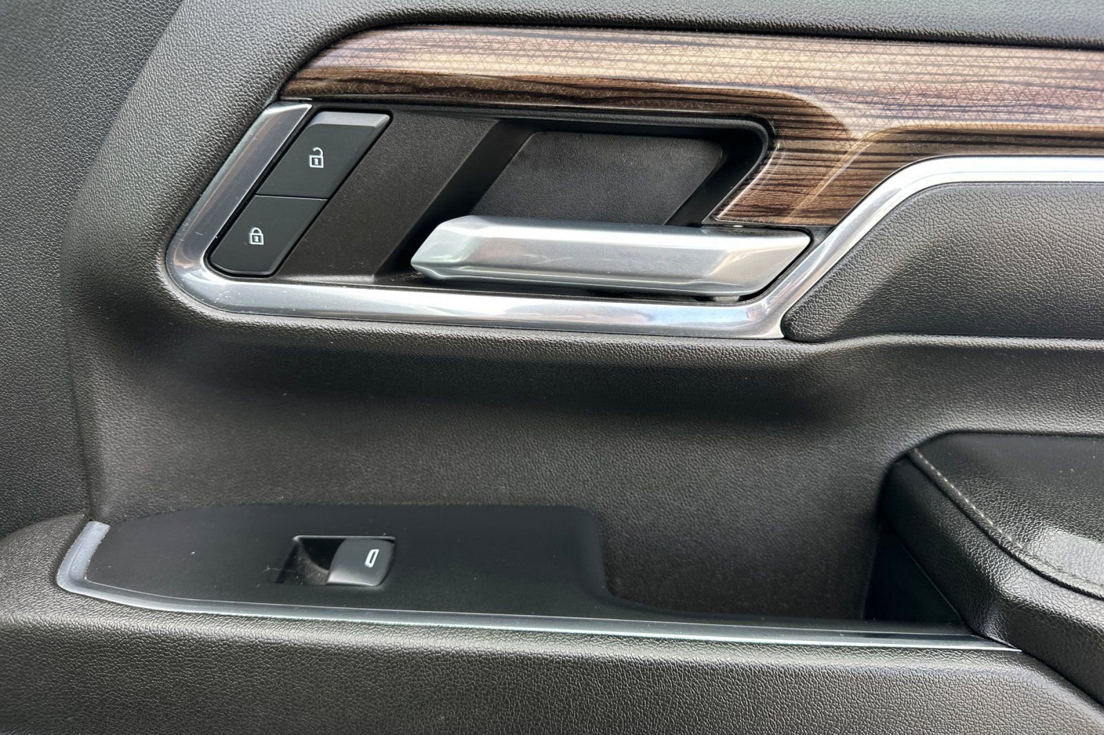 2024 Chevrolet Silverado 3500HD LT - Photo 21