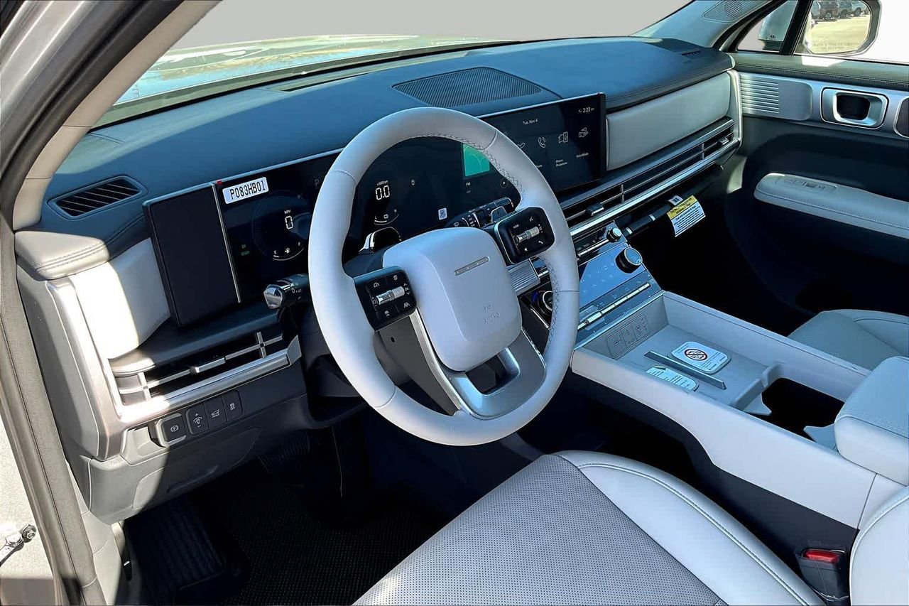 New 2026 Shimmering Silver Hyundai SEL image 8
