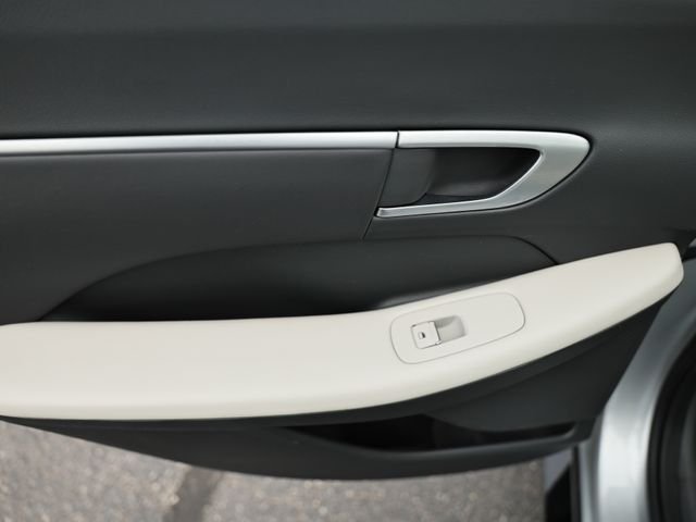 Used 2024 Aero Silver Hyundai SEL image 22