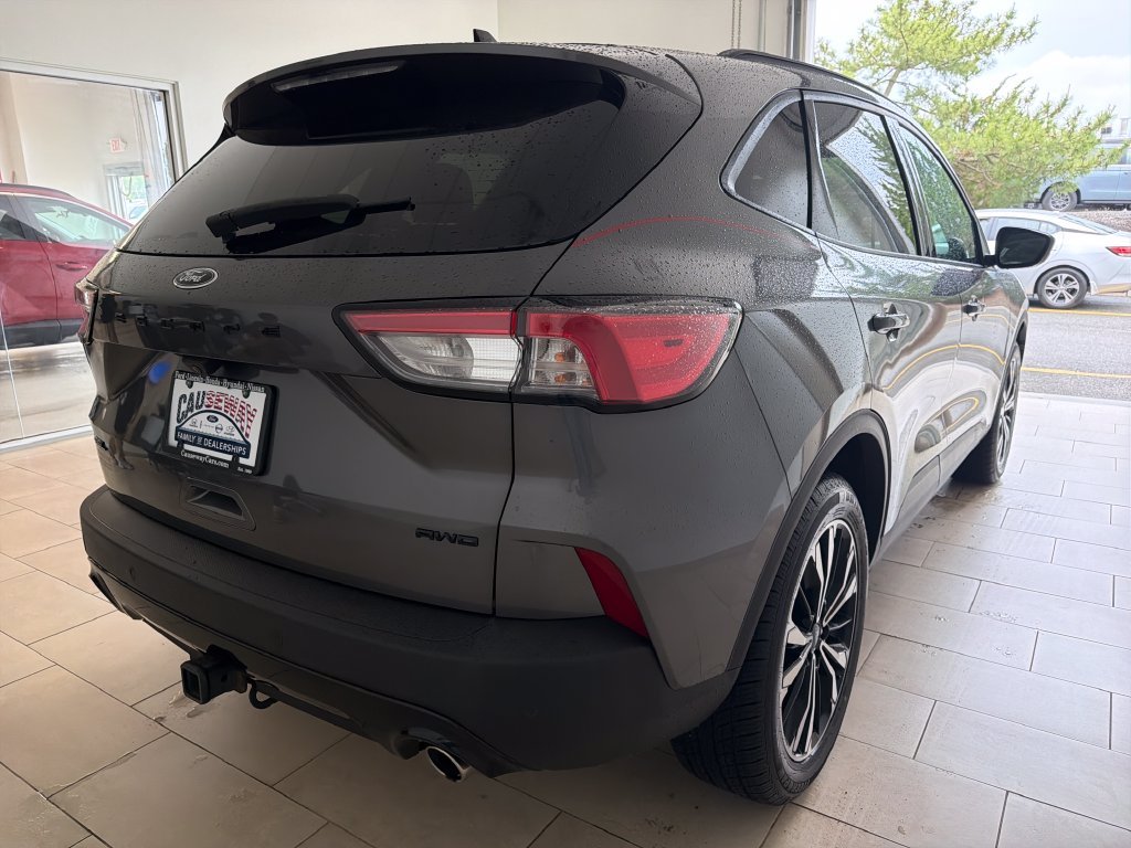 Used 2022 Gray Metallic Ford SEL image 6