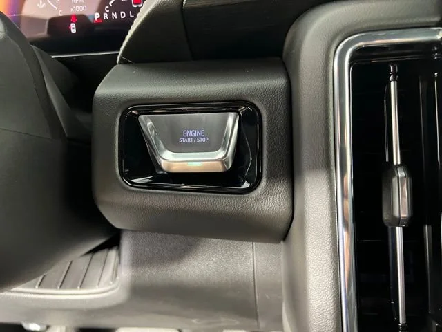 2026 GMC Yukon Denali - Photo 32
