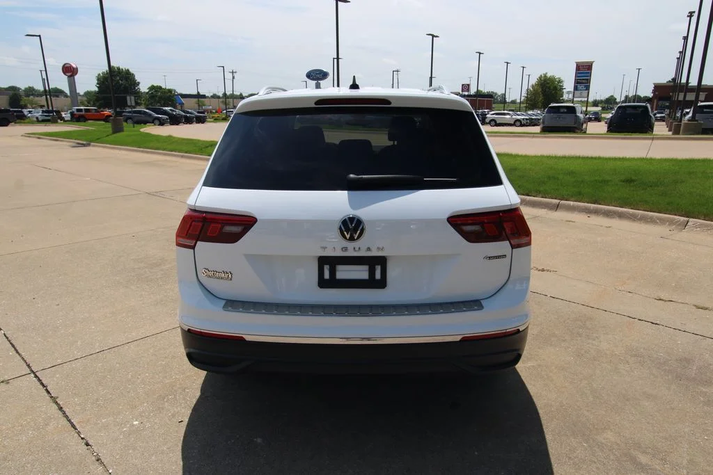 Used 2024  Volkswagen 2.0T Wolfsburg Edition image 15