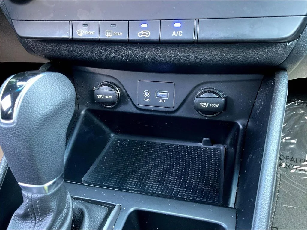 Used 2017 Orange Hyundai SE image 14