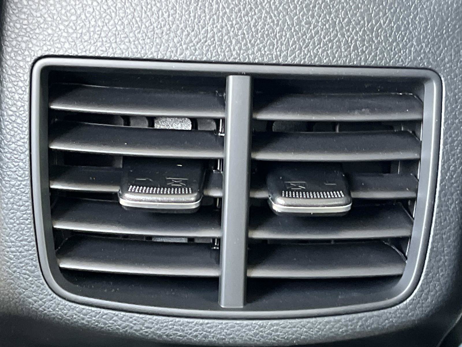 New 2026 Snow White Pearl Kia EX image 17