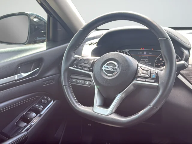 Used 2021 Black Nissan 2.5 Platinum image 38