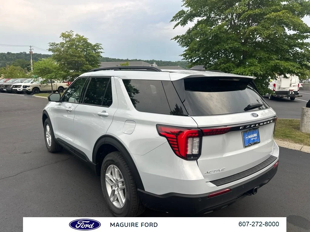 New 2026 Space White Metallic Ford Active image 6