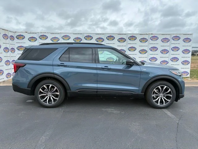 2026 Ford Explorer ST-LINE RWD's photo
