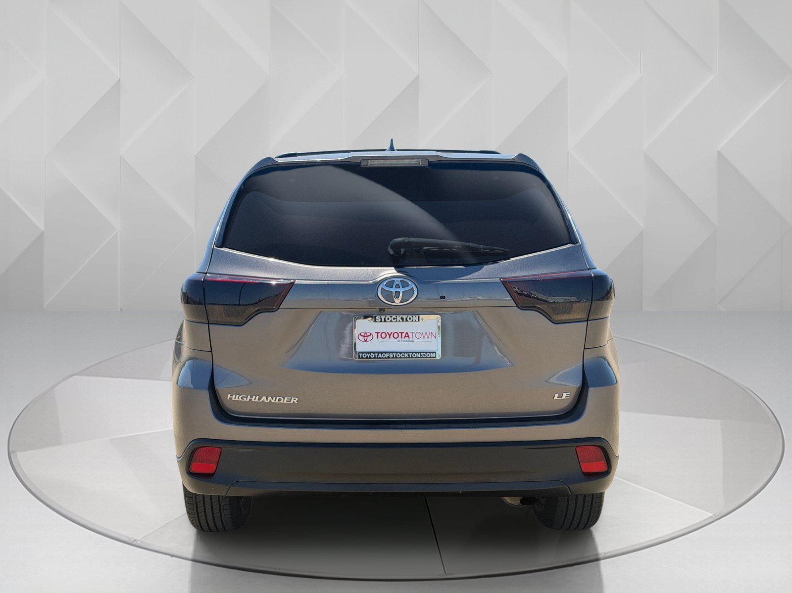 Used 2018 Predawn Gray Mica Toyota LE Plus image 8