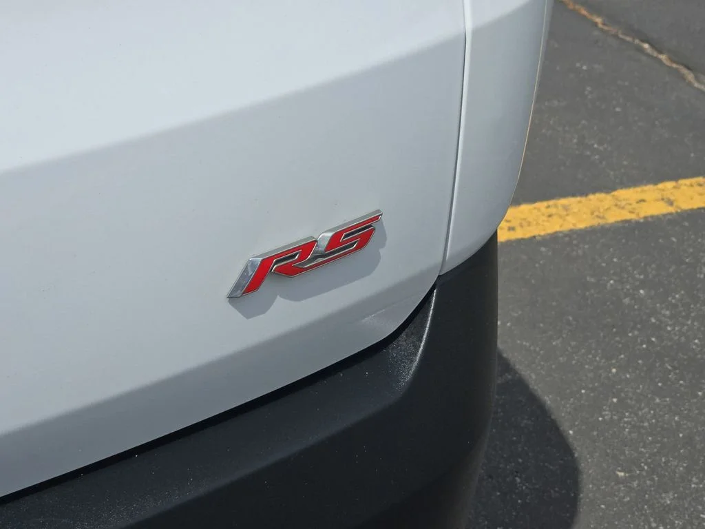 Used 2019 White Chevrolet RS image 23