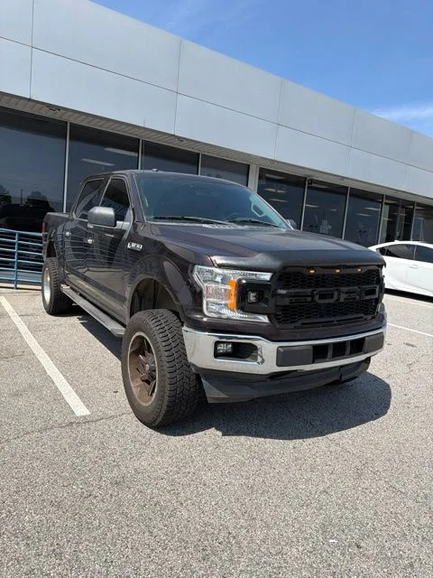 Used 2018 Red Ford XLT image 2