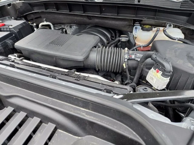 Used 2025 Sterling Metallic GMC SLT image 22