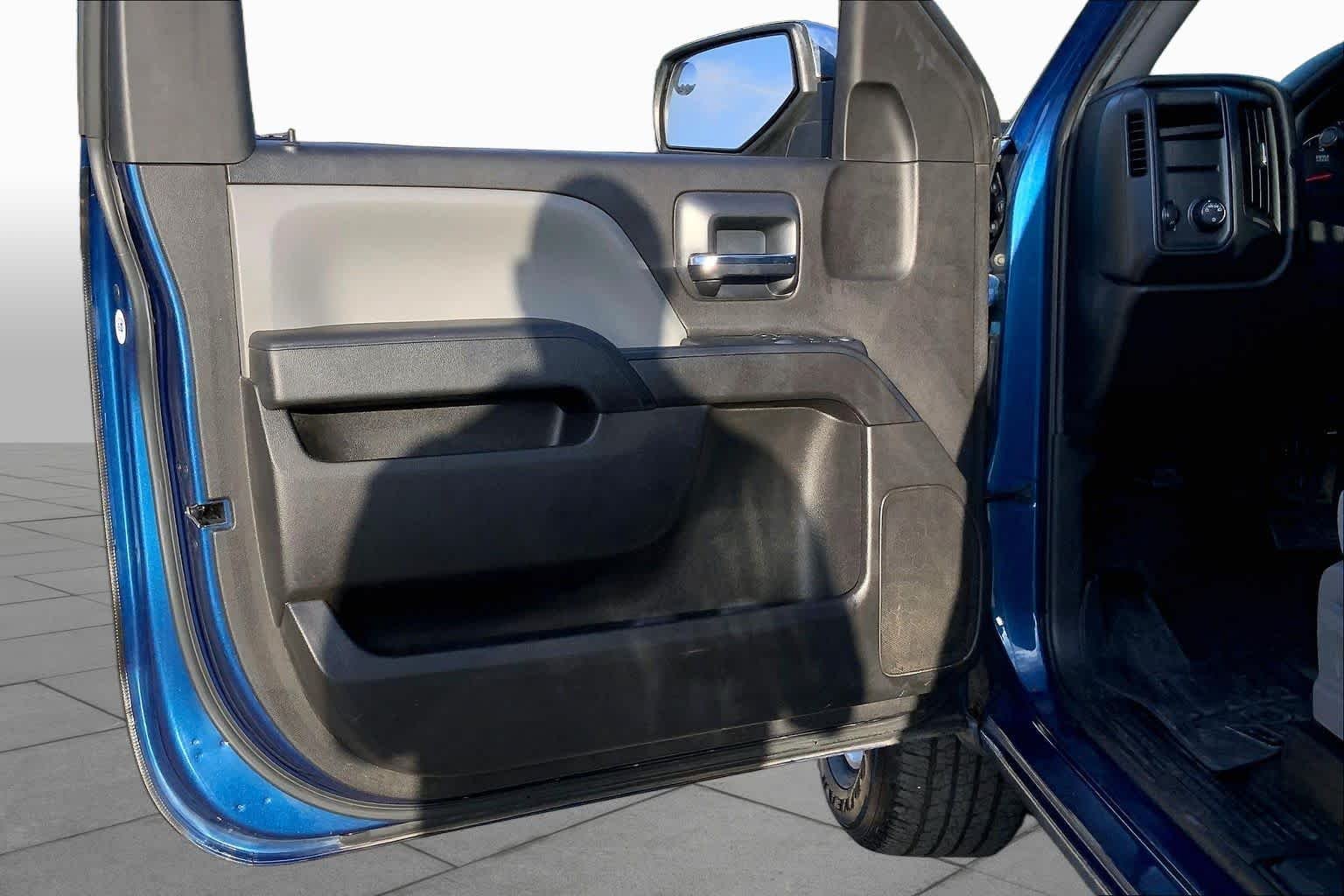 Used 2016 Deep Ocean Blue Metallic Chevrolet LS image 16