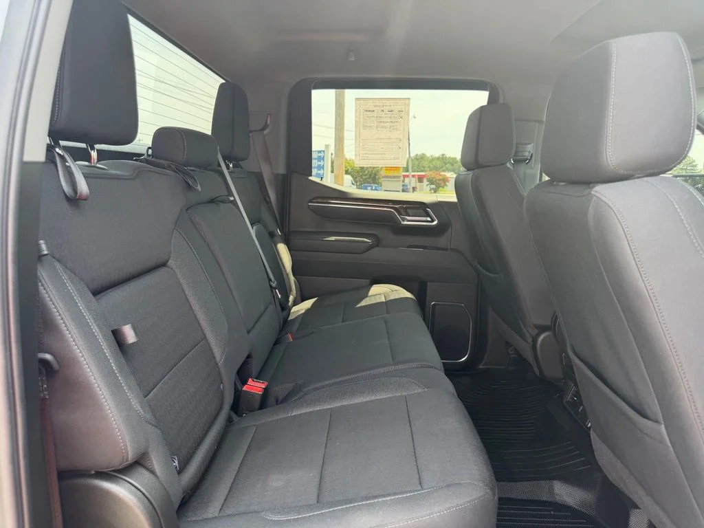 Used 2025 Silver GMC Elevation image 35