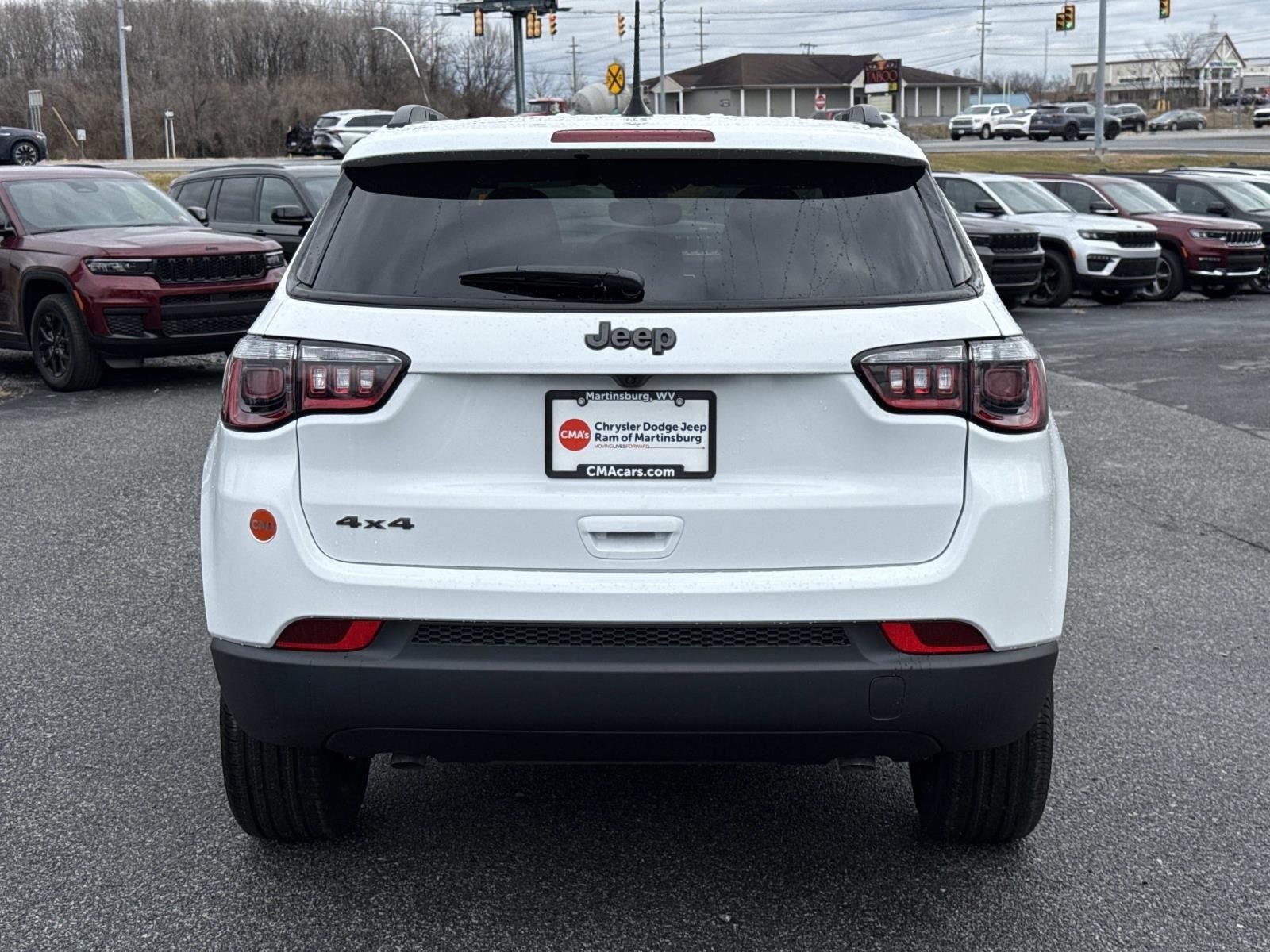 New 2026 Bright White Clearcoat Jeep Latitude Altitude image 25