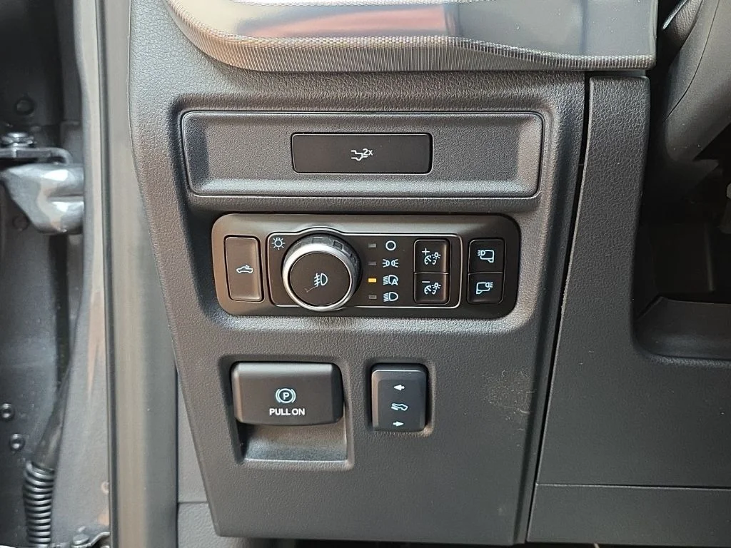 New 2026 Gray Ford Lariat image 25