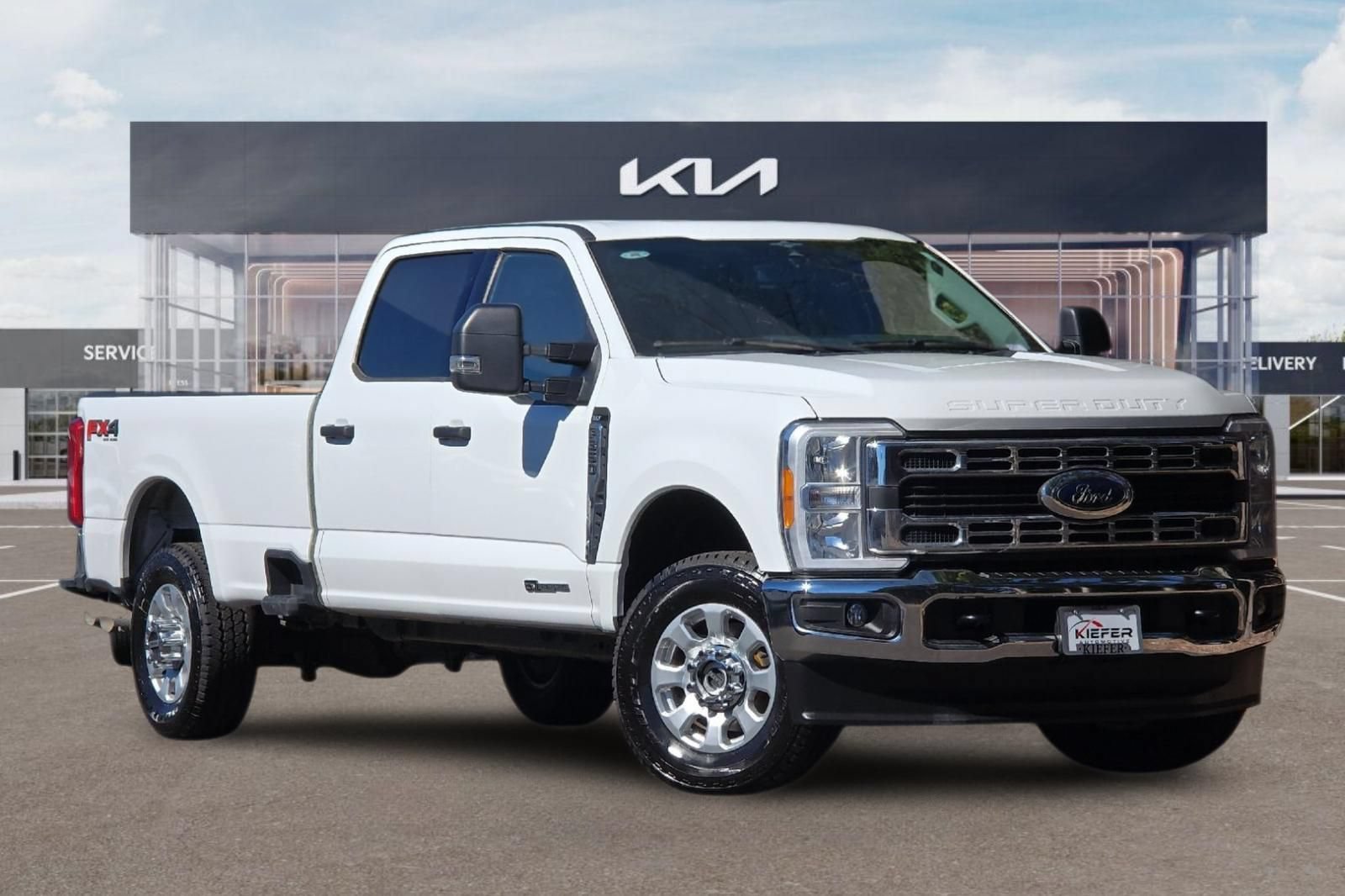 Used 2023  Ford XLT image 2