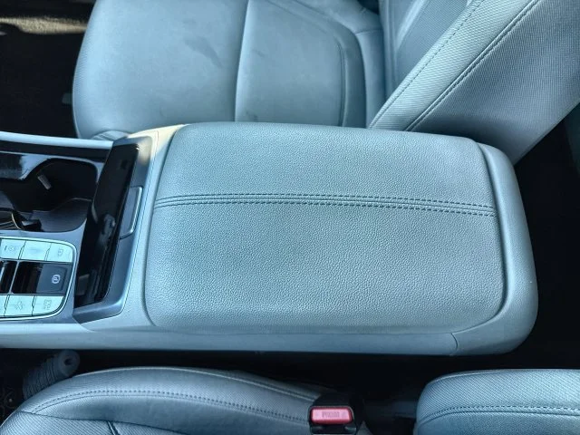 Used 2025 White Hyundai SEL image 20