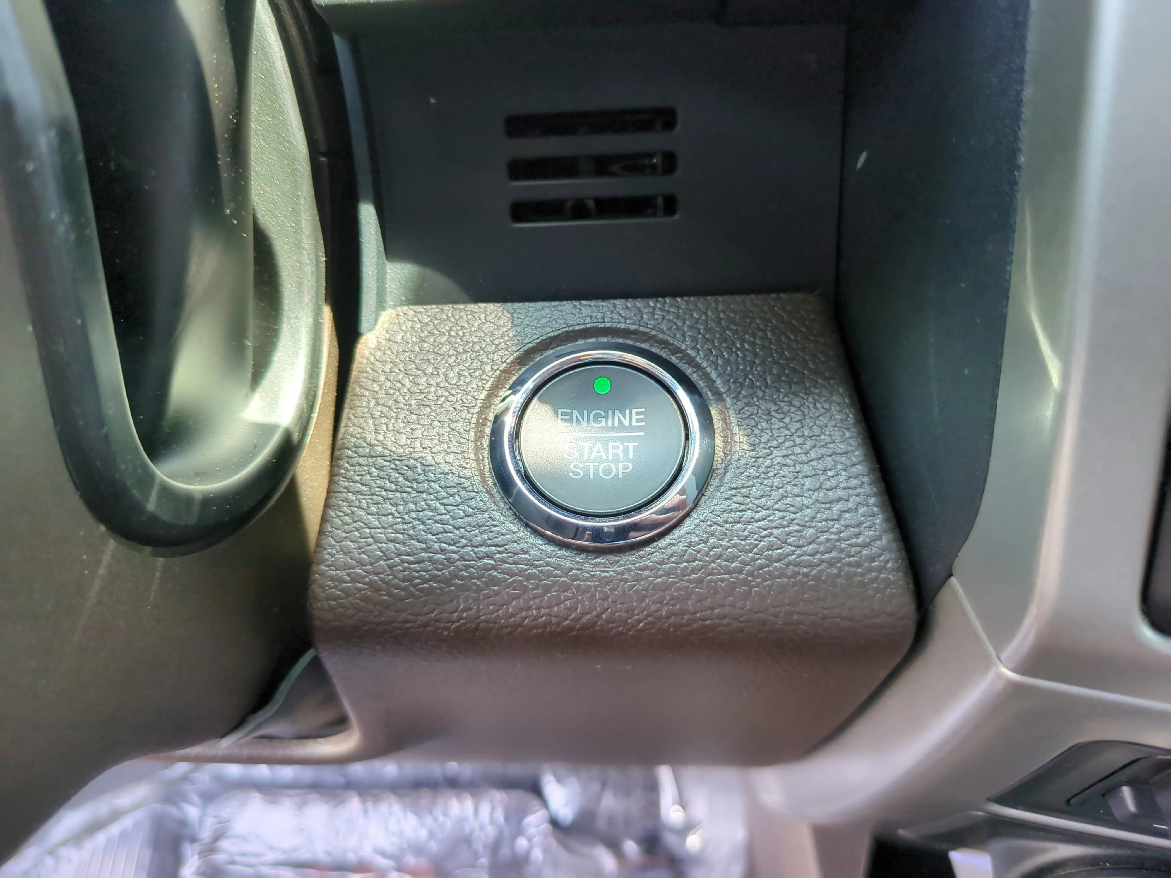Used 2022 Agate Black Metallic Ford King Ranch image 28
