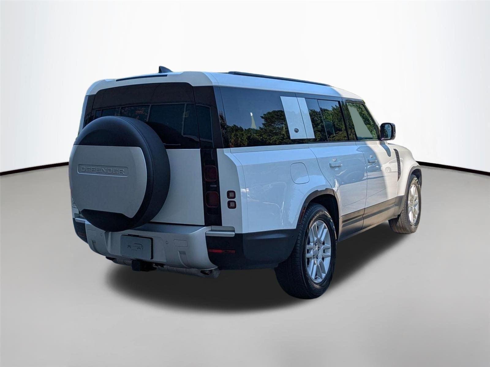Used 2024 Fuji White Land Rover S image 5
