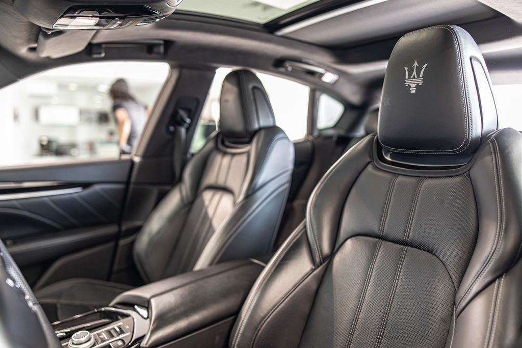 Used 2019 White Maserati S GranSport image 19