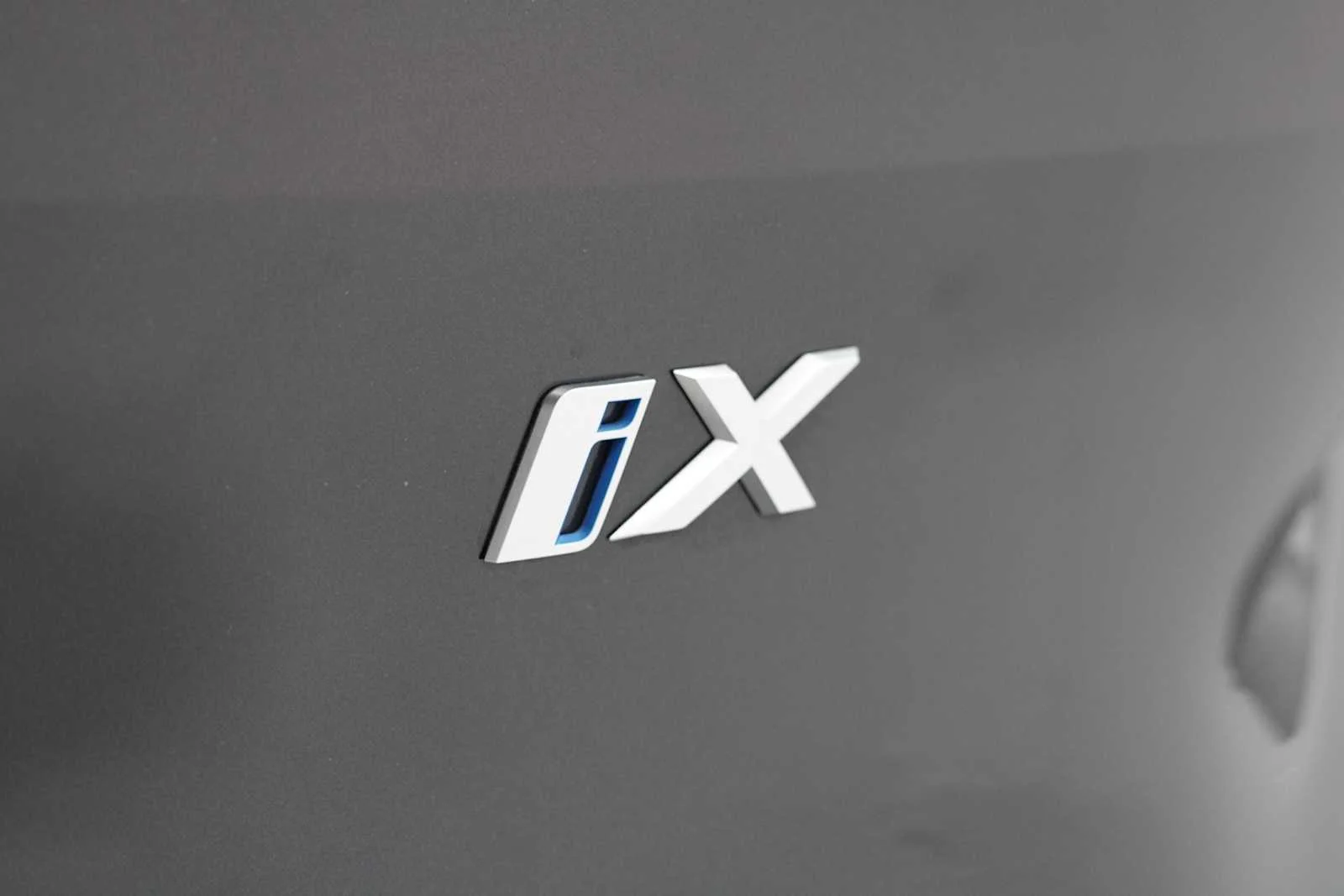 Certified Used 2023 Black Sapphire Metallic BMW xDrive50 image 9