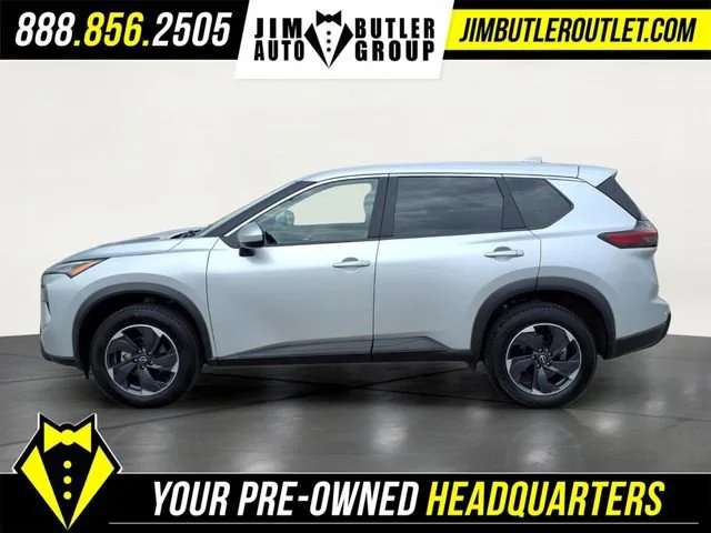 Used 2024  Nissan SV image 21