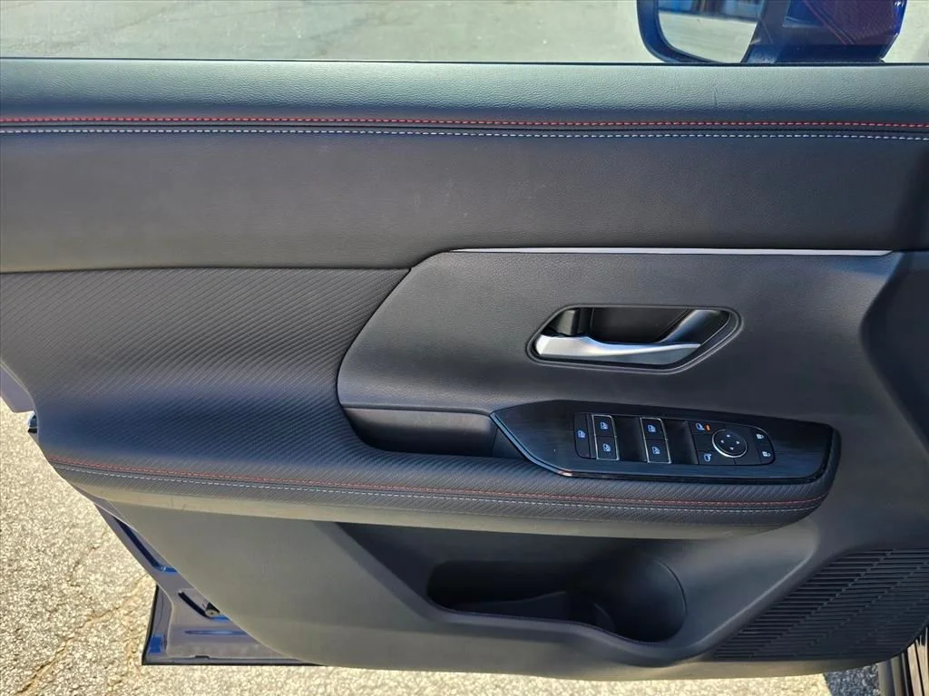 Used 2025 Blue Nissan SR image 11