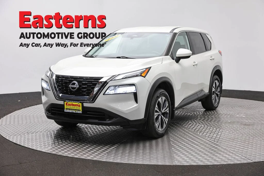 Used 2023 White Nissan SV image 1