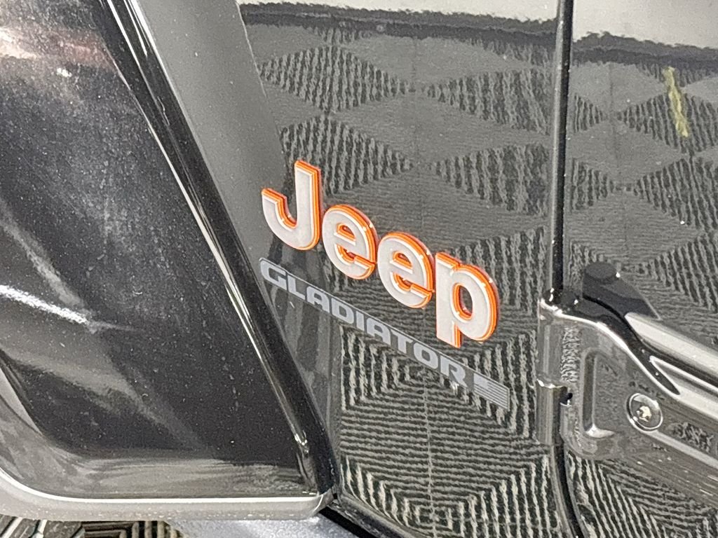 New 2026 Black Clearcoat Jeep Mojave X image 24