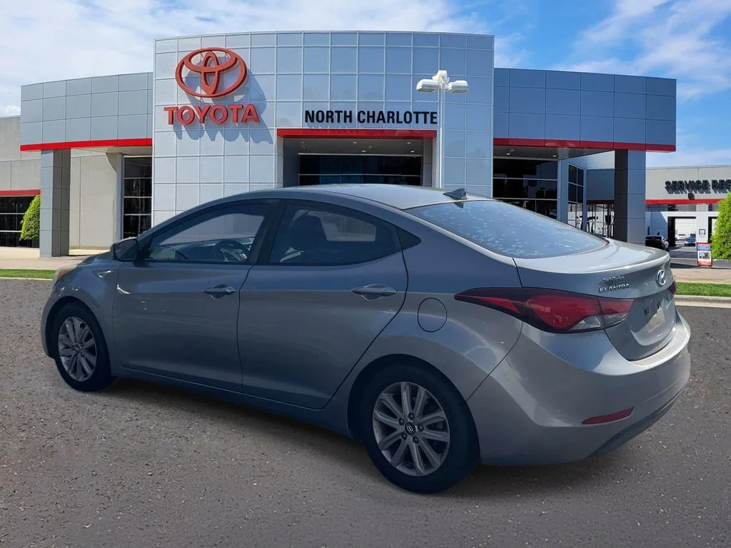 Used 2014 Gray Hyundai SE image 4