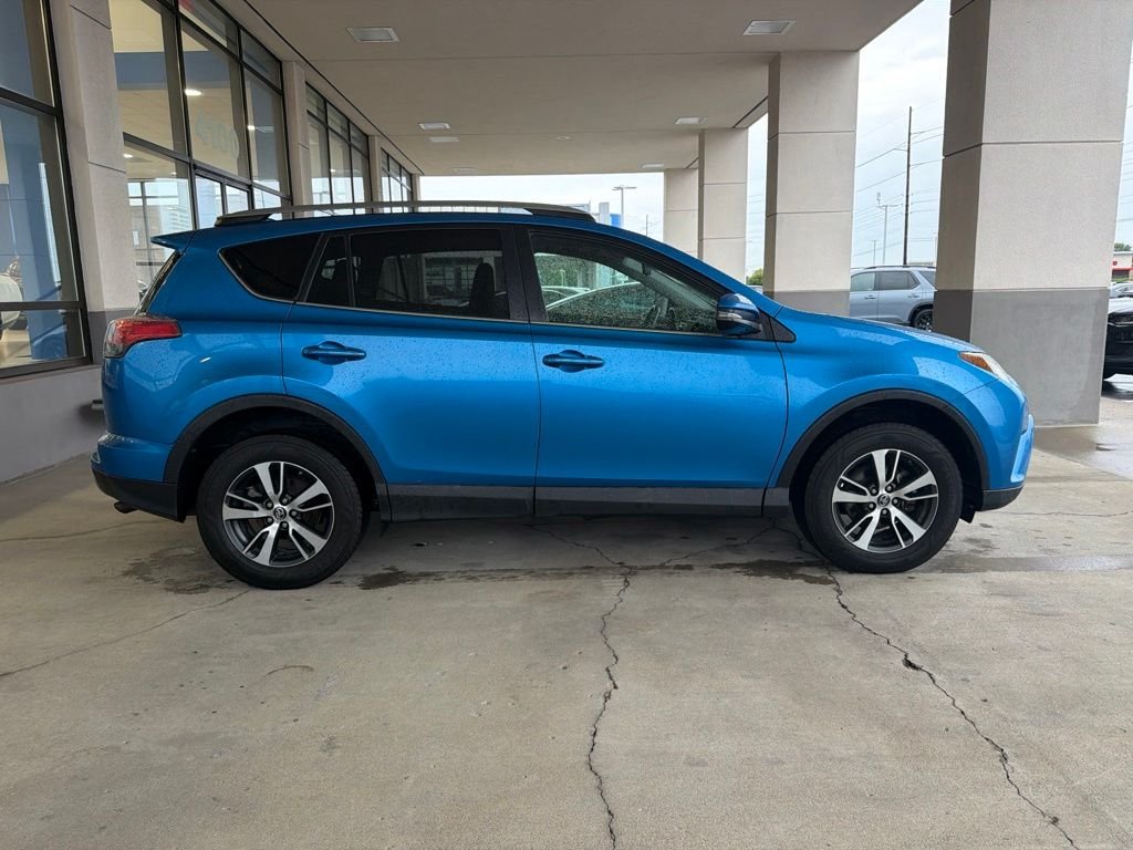 Used 2018 Electric Toyota XLE image 6