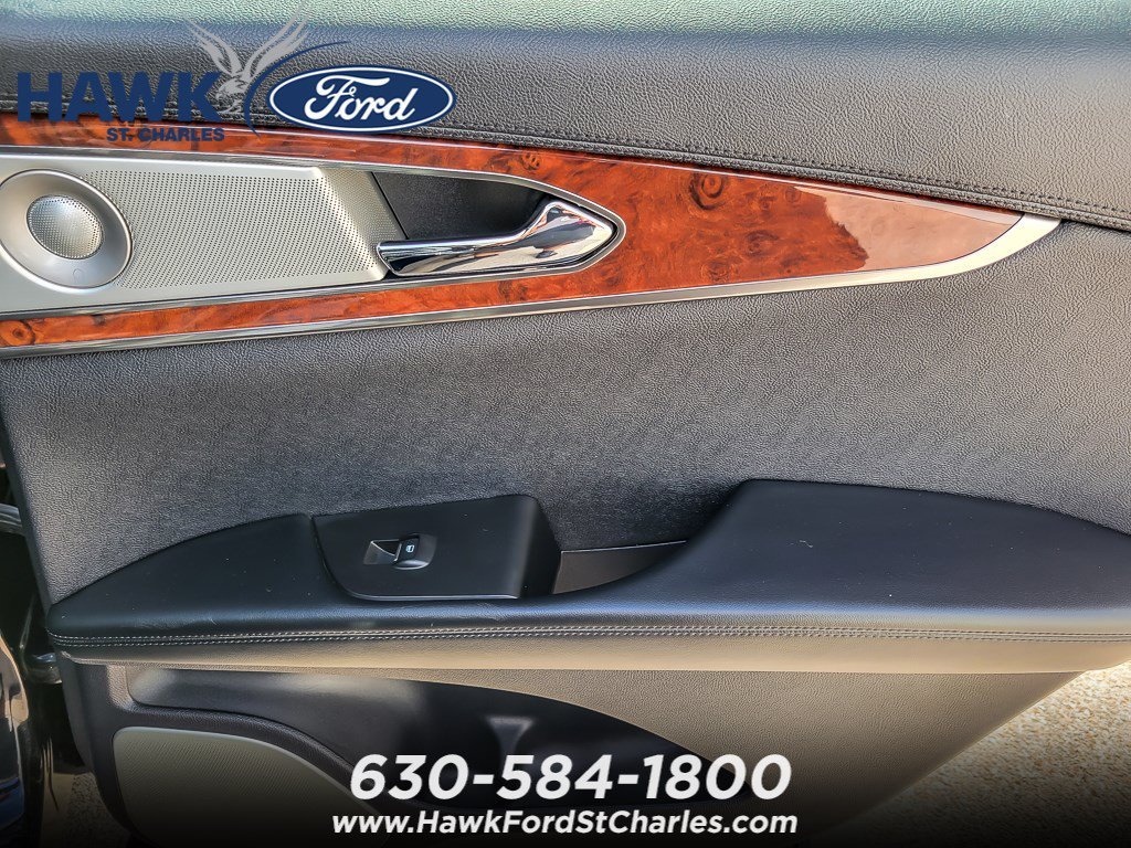 Used 2020 Infinite Black Lincoln Reserve image 22