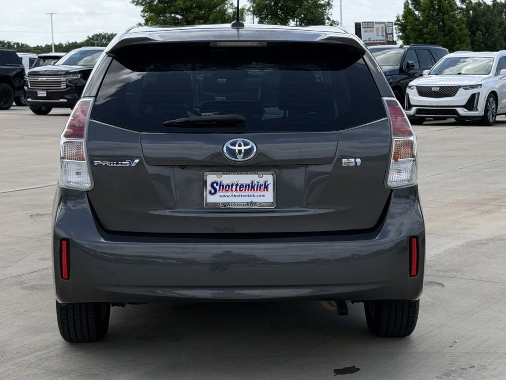 Used 2017 Gray Toyota Three image 5