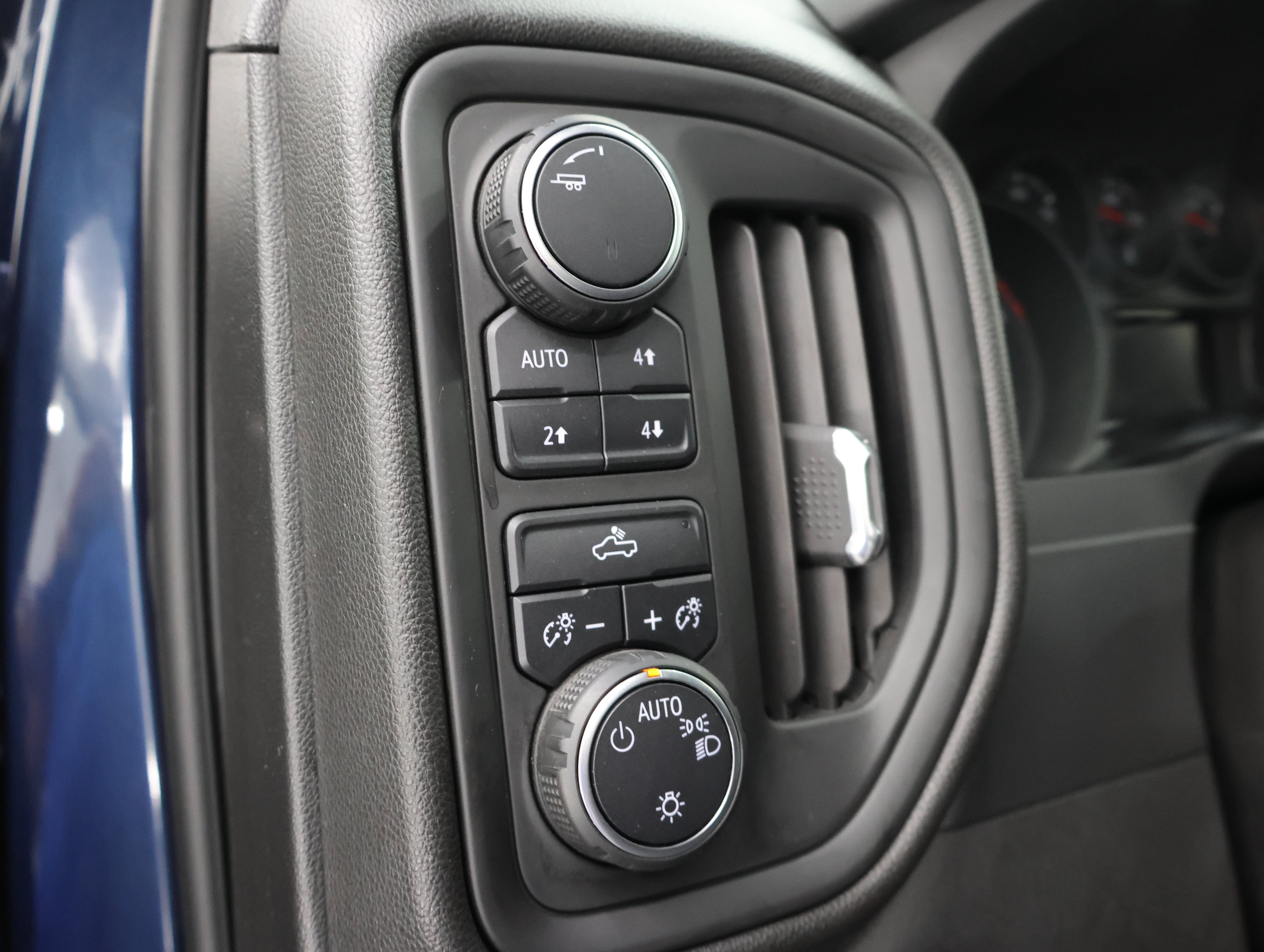 Used 2019 BLUE Chevrolet 4x4 Crew Cab Custom Trail Boss: CREW-LONG-CUSTOM-TRAIL BOSS-BACKUP CAM-Z71 image 40