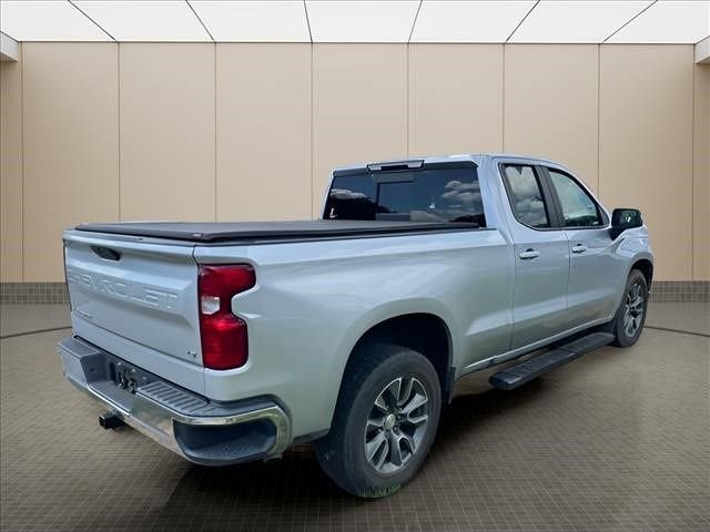Used 2020 Silver Chevrolet LT image 16