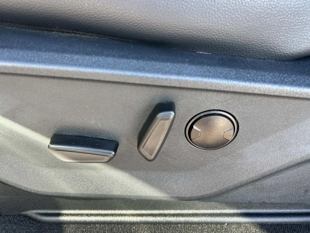 Certified Used 2025 Carbonized Gray Metallic Ford Lariat image 30