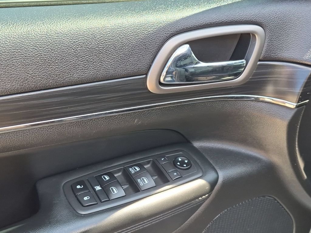 Used 2019 Blue Jeep Limited X image 8