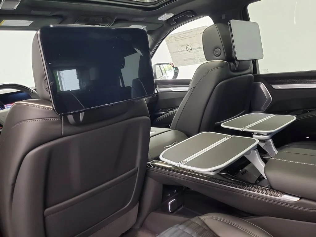 2026 Cadillac Escalade V-Series - Photo 37