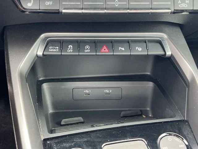 Used 2024  Audi 40 Premium image 22