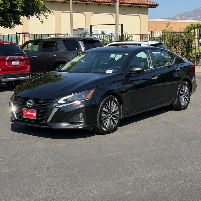 Used 2024 Black Nissan 2.5 SV image 3